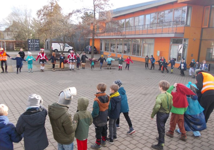 Viele Kinder beim Faschungsumzug